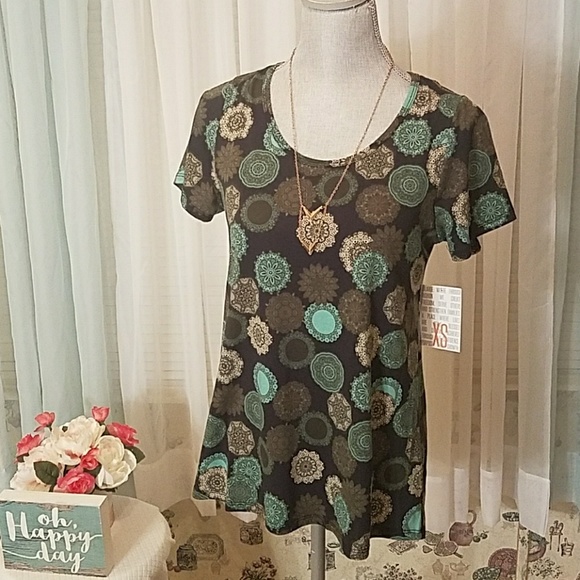 LuLaRoe Tops - New LuLaRoe Classic T